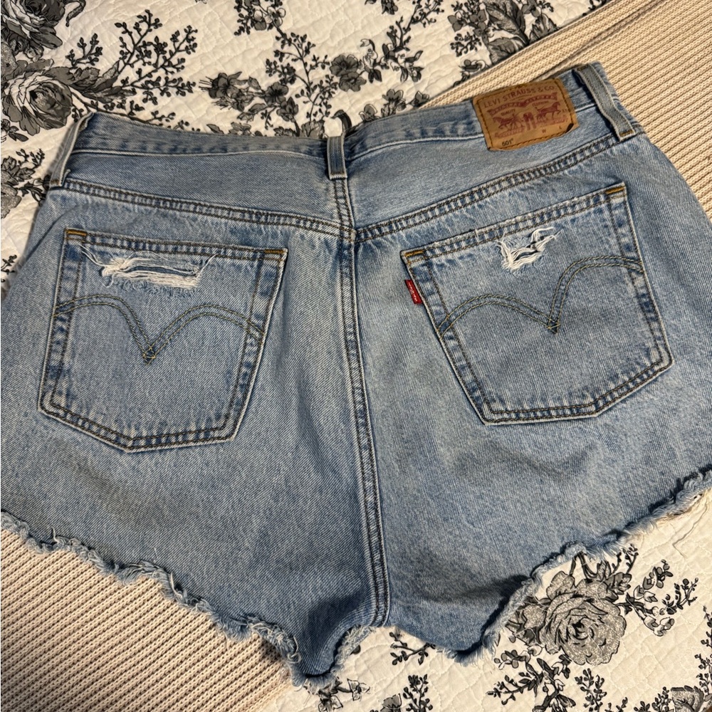 Levi 501 Jean shorts size 31